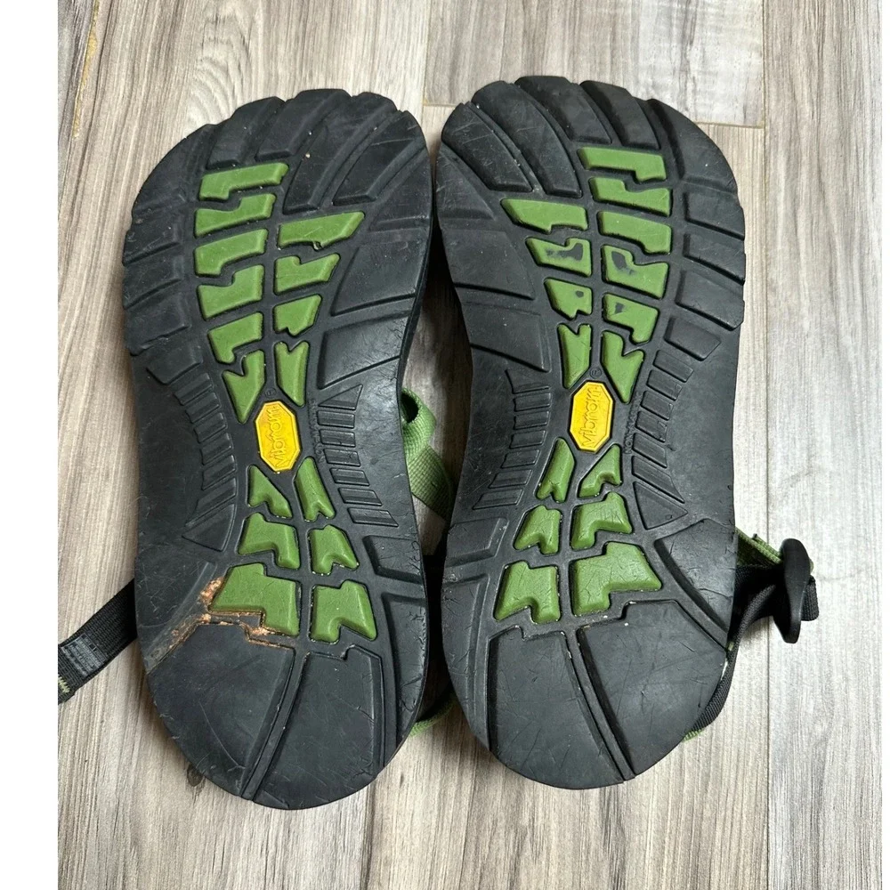 Chaco Men's Z/2 Classic Green Strappy Hiking Sandals Vibram Sole Size 10